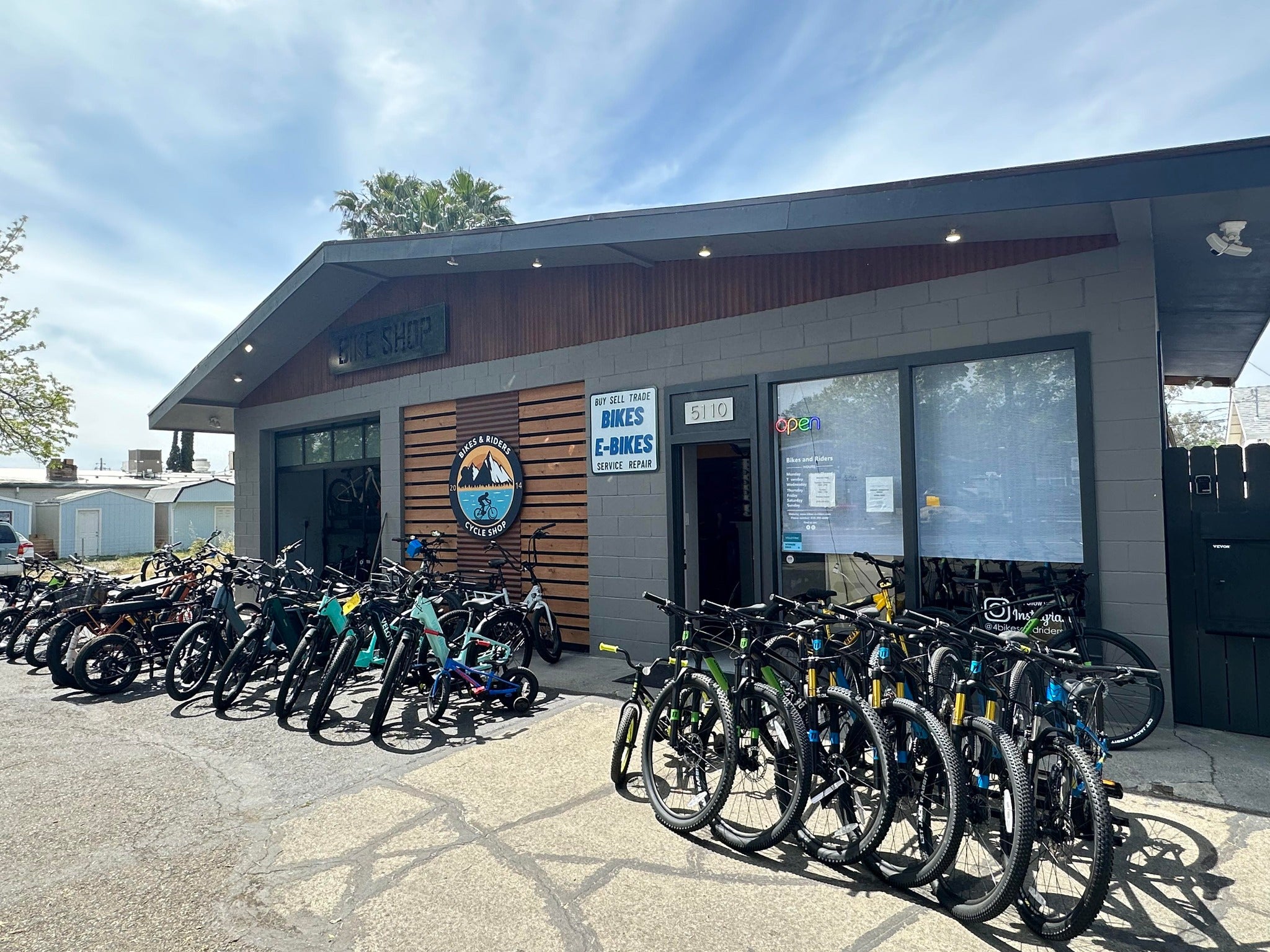 Bikes & Riders